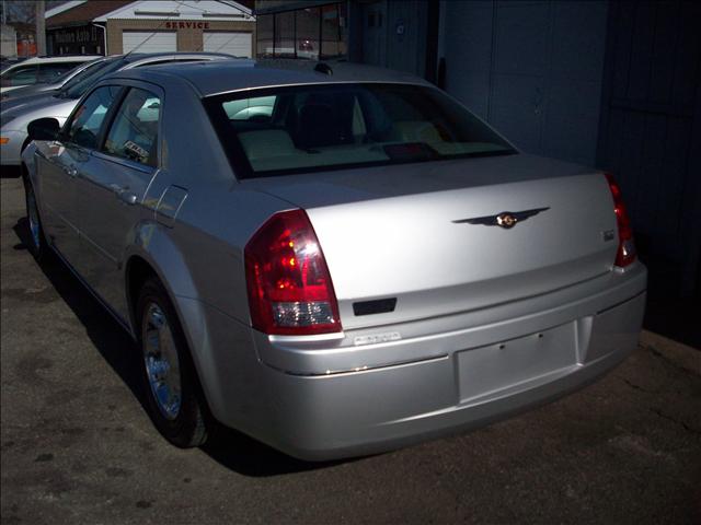 Chrysler 300 2005 photo 3