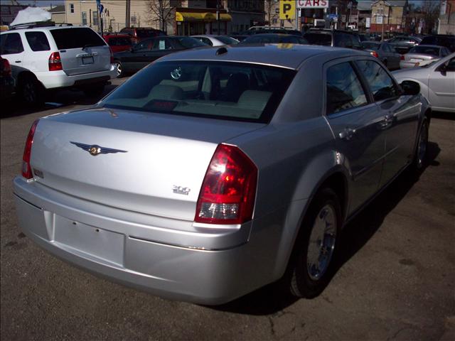 Chrysler 300 2005 photo 4