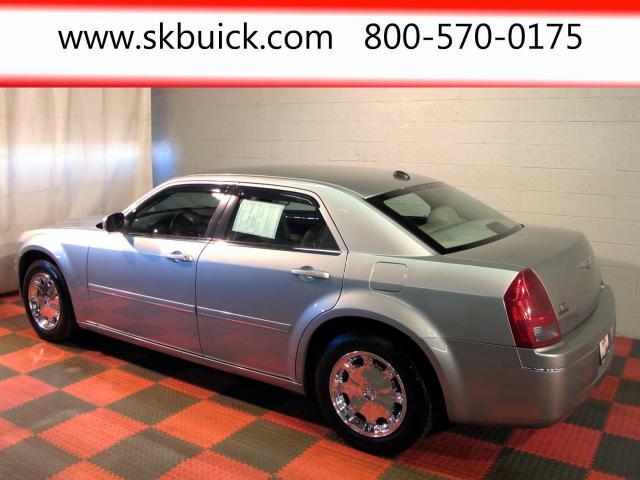 Chrysler 300 2005 photo 3