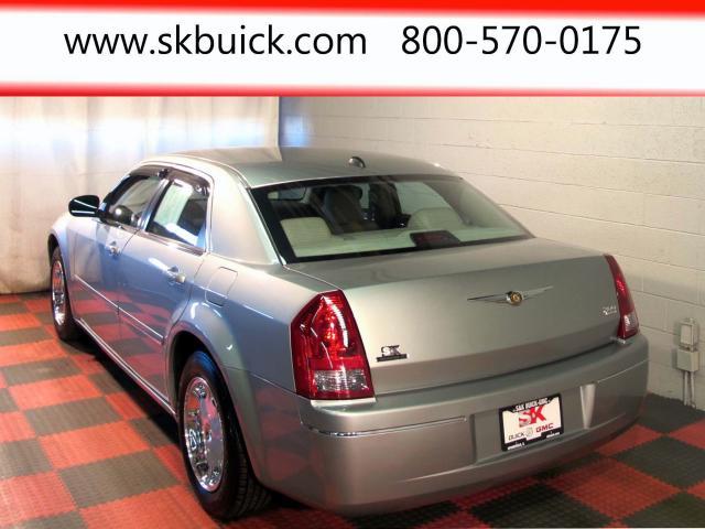 Chrysler 300 2005 photo 4