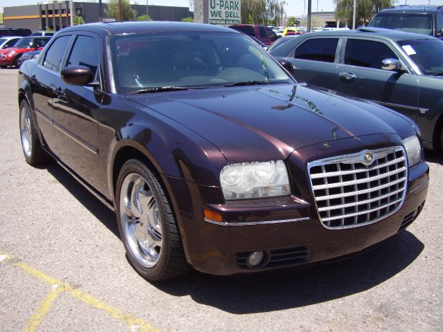 Chrysler 300 2005 photo 2