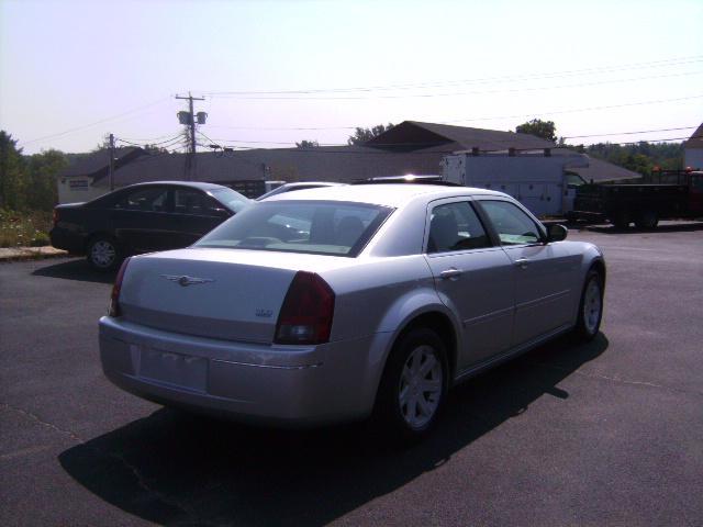 Chrysler 300 2005 photo 3