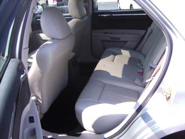 Chrysler 300 2005 photo 1