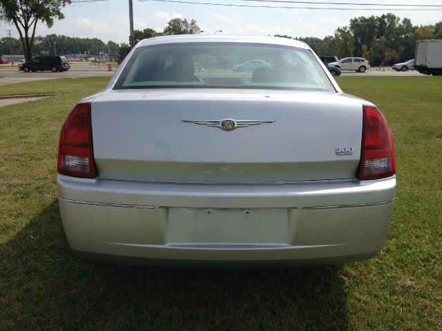 Chrysler 300 2005 photo 3