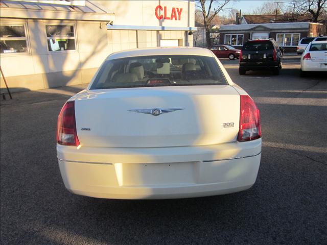 Chrysler 300 2005 photo 4