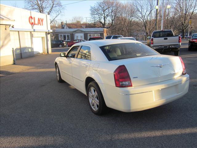 Chrysler 300 2005 photo 5