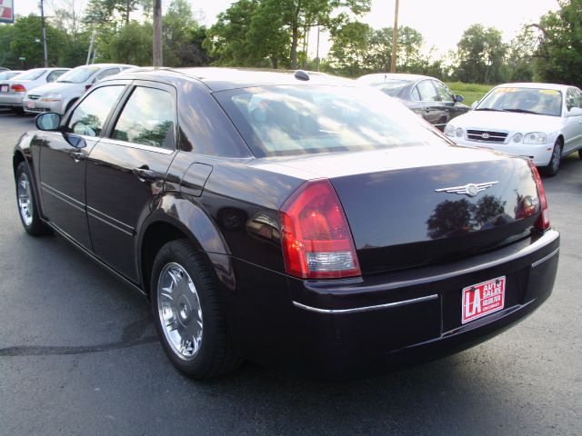 Chrysler 300 2005 photo 1