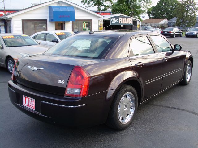 Chrysler 300 2005 photo 5