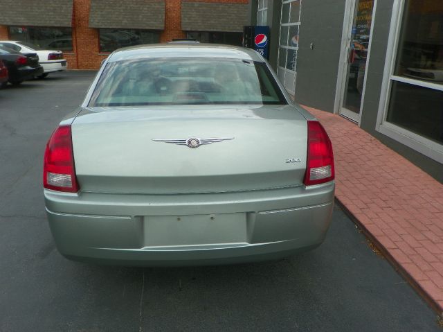 Chrysler 300 2005 photo 3