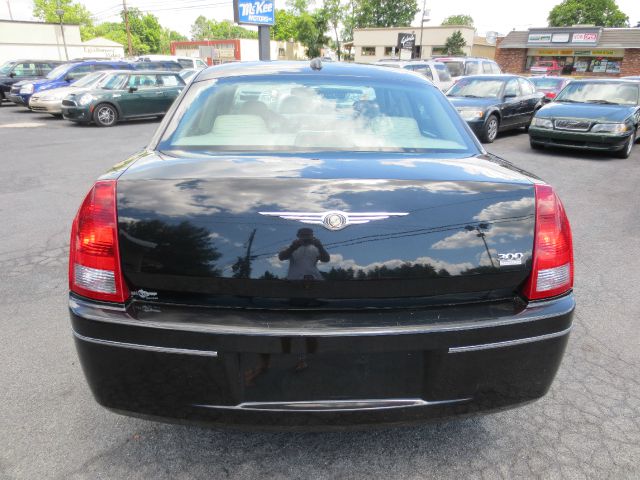 Chrysler 300 2005 photo 4