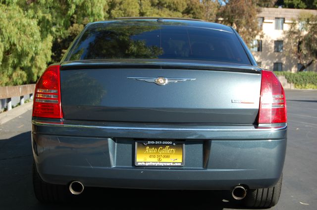 Chrysler 300 SLT 25 Sedan