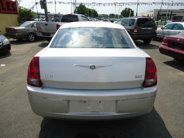 Chrysler 300 2005 photo 4