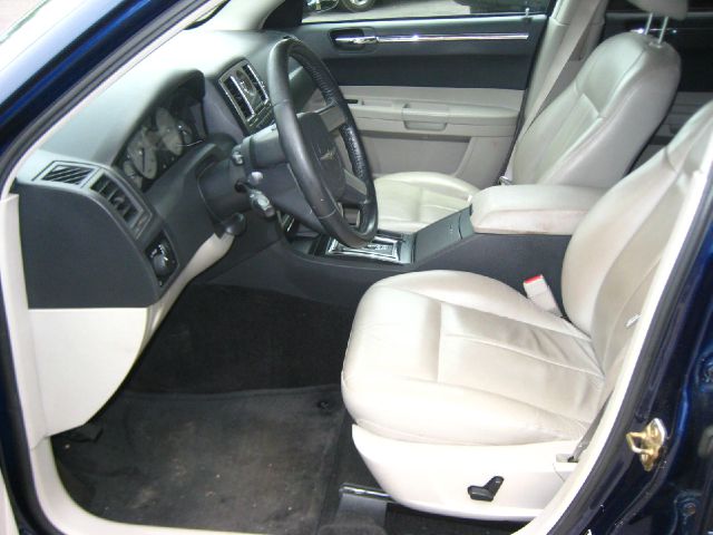 Chrysler 300 2005 photo 7