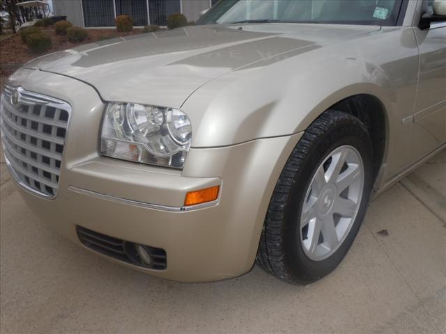 Chrysler 300 2005 photo 1