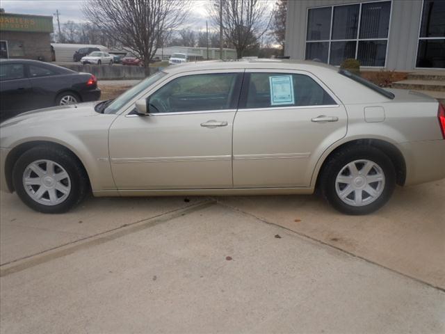 Chrysler 300 2005 photo 4