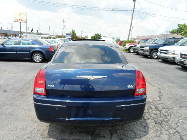 Chrysler 300 2005 photo 4