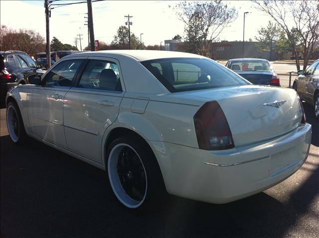 Chrysler 300 2005 photo 3