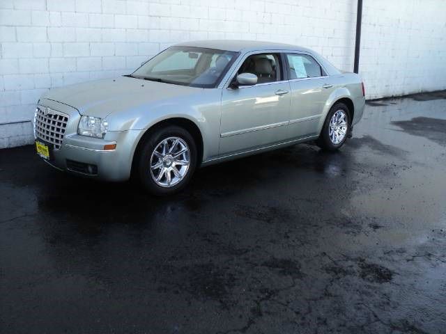 Chrysler 300 2005 photo 1