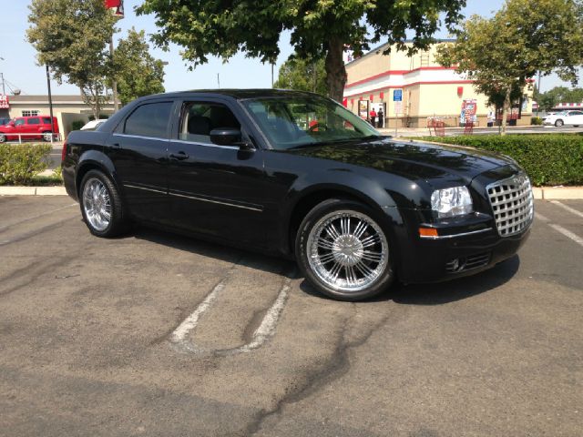 Chrysler 300 2005 photo 3