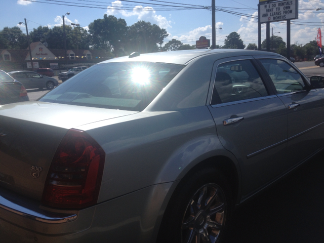 Chrysler 300 2005 photo 1