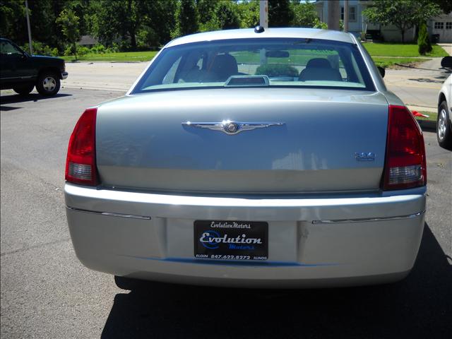 Chrysler 300 2005 photo 3