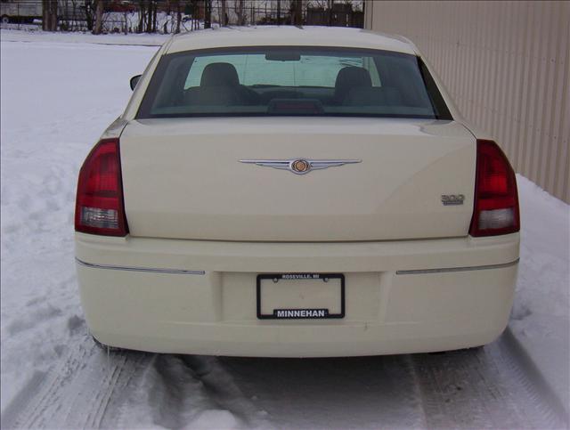 Chrysler 300 2005 photo 3