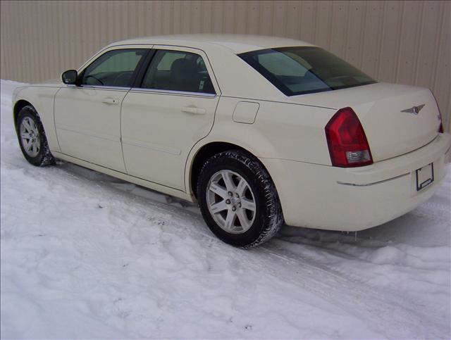 Chrysler 300 2005 photo 4