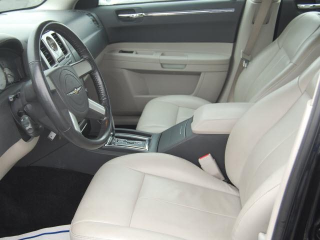 Chrysler 300 2005 photo 5