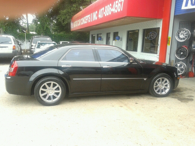 Chrysler 300 2005 photo 1