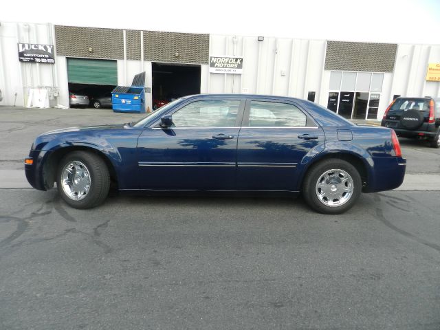 Chrysler 300 2005 photo 3