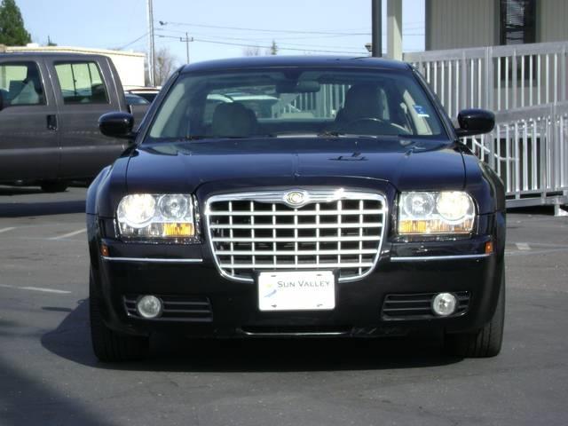 Chrysler 300 2005 photo 3