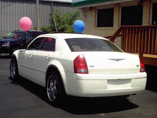 Chrysler 300 2005 photo 15