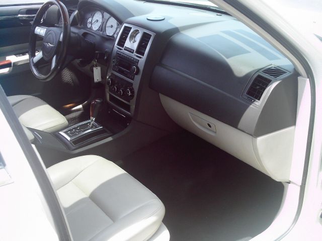 Chrysler 300 2005 photo 9