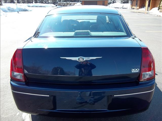 Chrysler 300 2005 photo 3