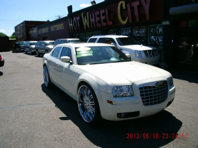 Chrysler 300 2005 photo 1