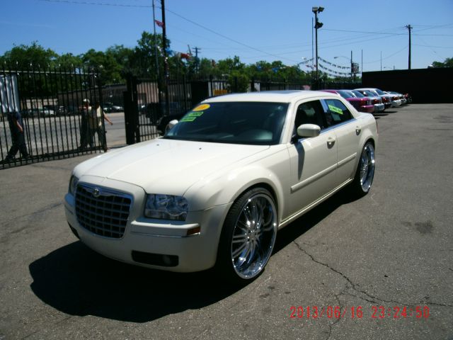 Chrysler 300 2005 photo 3