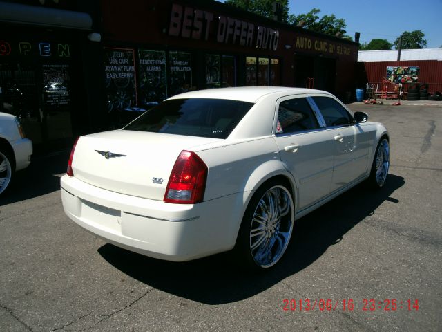 Chrysler 300 2005 photo 4