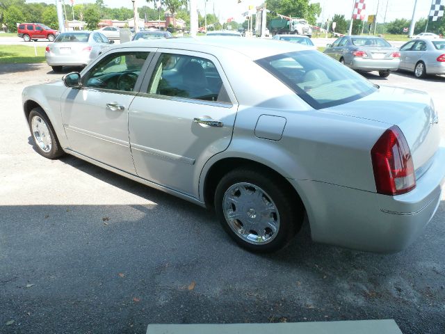 Chrysler 300 2005 photo 3