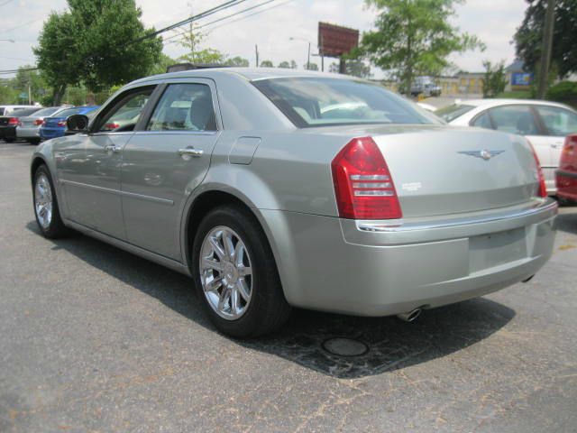 Chrysler 300 2005 photo 4