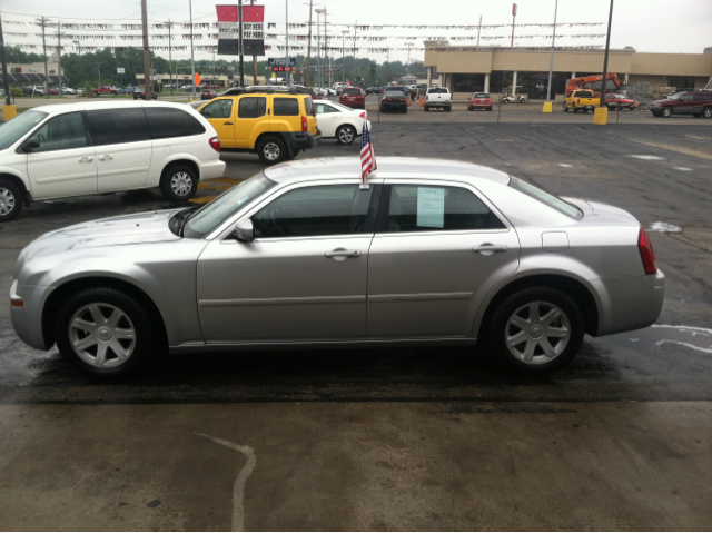 Chrysler 300 2005 photo 3