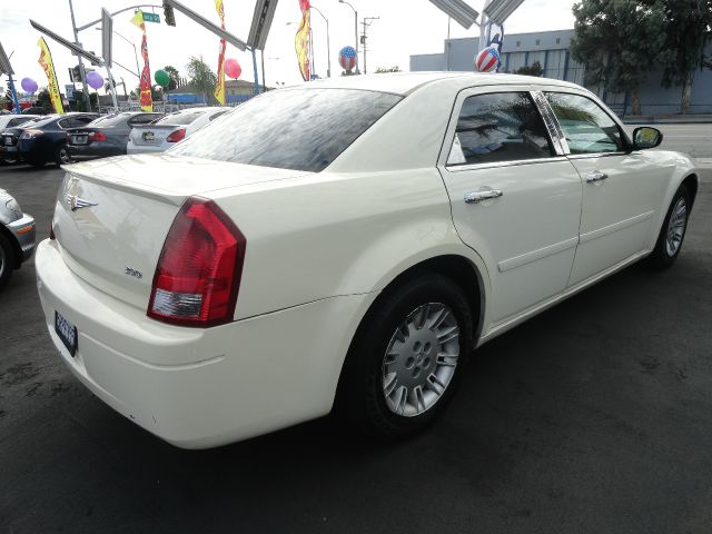 Chrysler 300 2005 photo 3