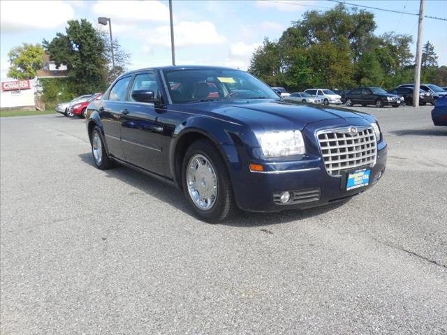 Chrysler 300 2005 photo 2