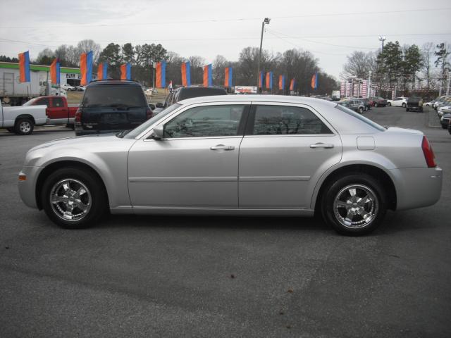 Chrysler 300 2005 photo 1