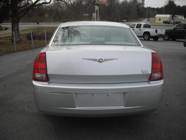 Chrysler 300 2005 photo 3