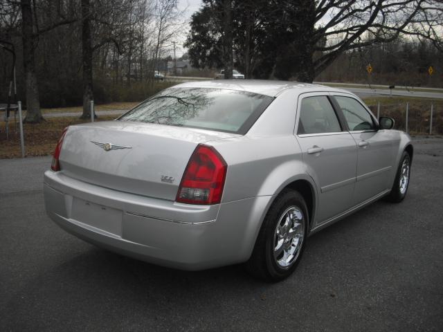 Chrysler 300 2005 photo 4