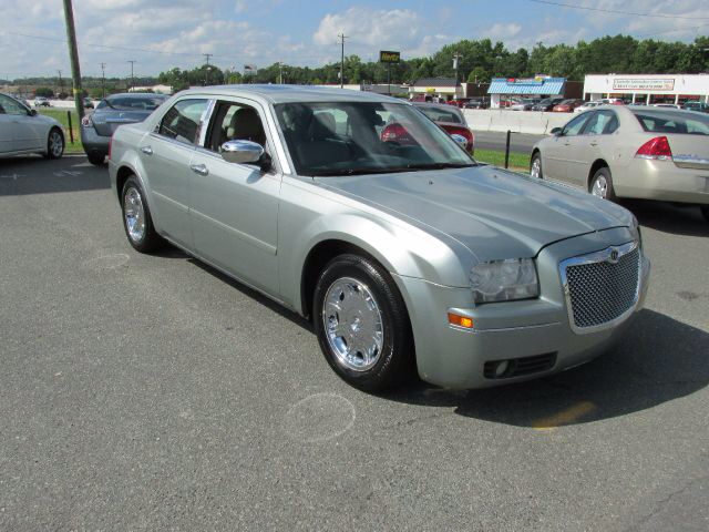 Chrysler 300 2005 photo 4