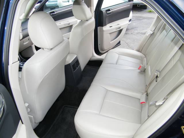 Chrysler 300 2005 photo 4