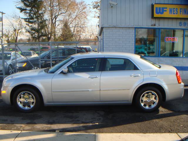 Chrysler 300 2005 photo 3