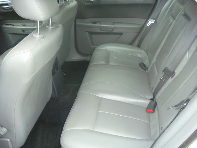 Chrysler 300 2005 photo 8