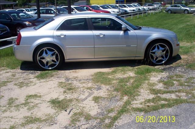 Chrysler 300 2005 photo 1